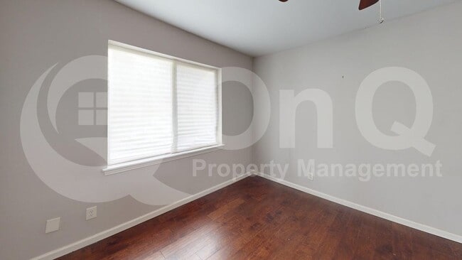 Photo - 914 Hillsdale Dr