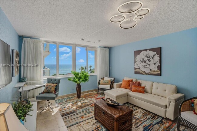 Photo - 19201 Collins Ave Unidad 349