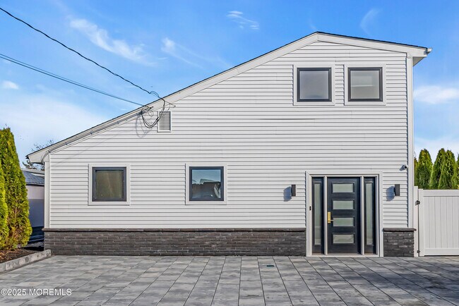 Photo - 320 Silver Lagoon Dr