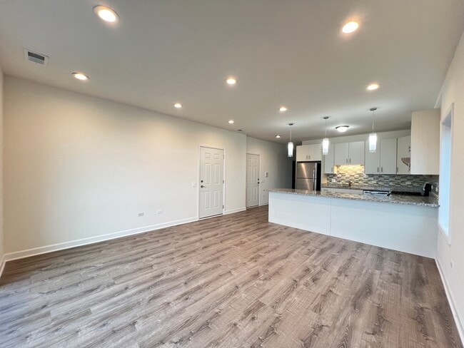 Photo - 3220 S Ashland Ave