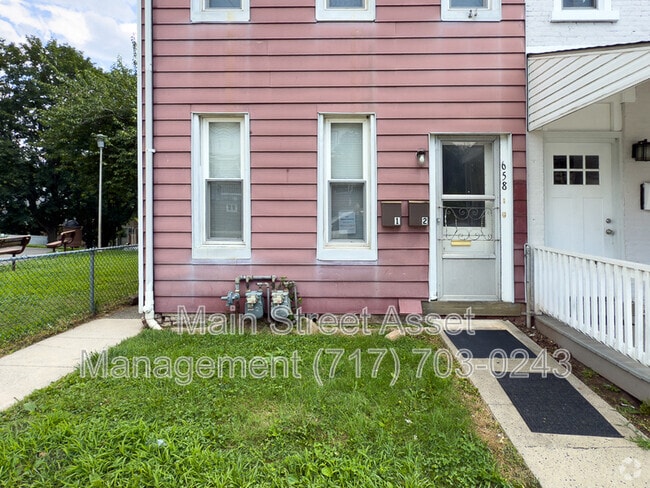 Building Photo - 658 Walnut St Unit 1 Rental