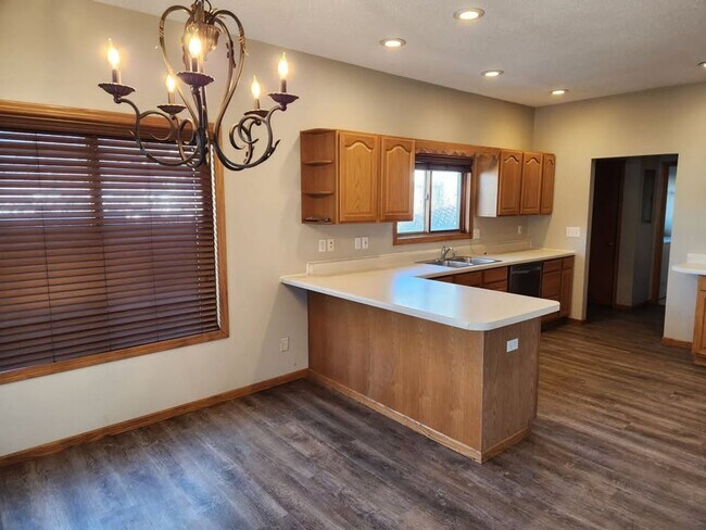 Photo - 825-827 Gohres St Unit 825