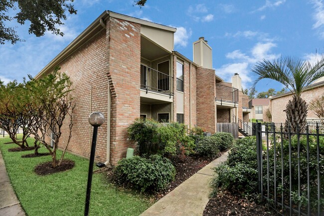 Charming 2-Bedroom Condo in a Prime Gated ... - Charming 2-Bedroom Condo in a Prime Gated ...