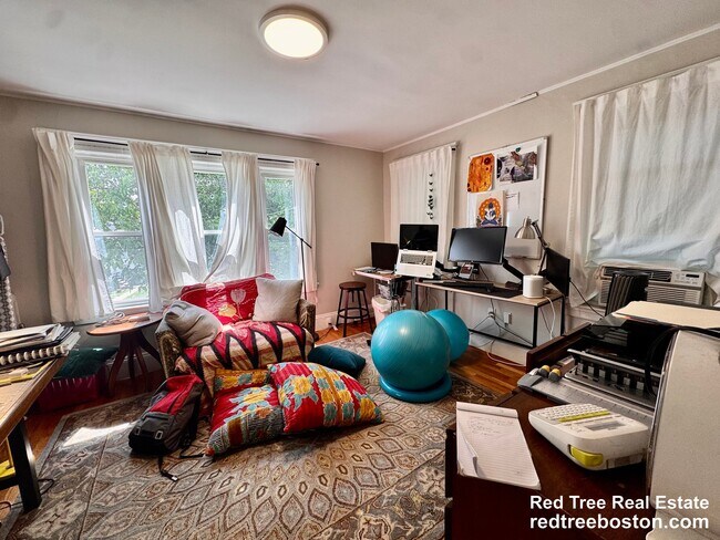 89 Burget Ave Unit 2