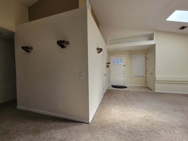 Foyer - 137 Marsh Edge Ln