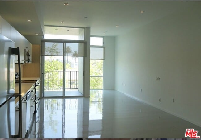 1107 Venice Blvd. Unit 201