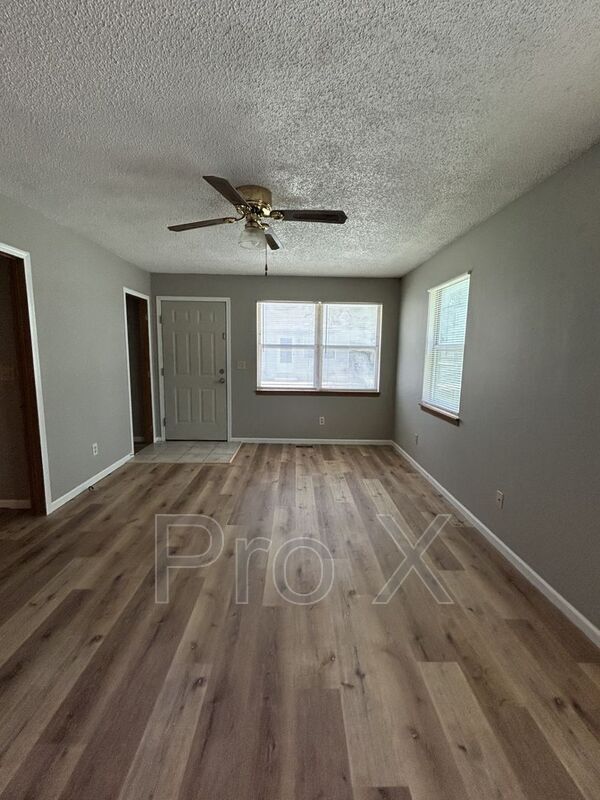 Photo - 812 E Jackson St