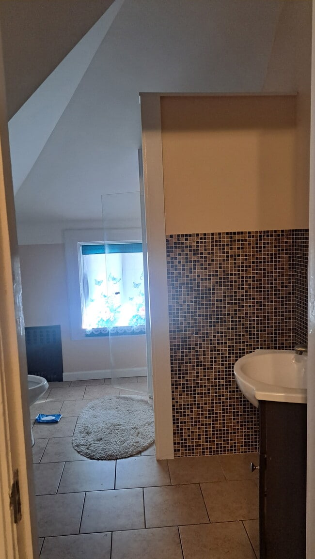 Building Photo - 342 N Fulton Ave