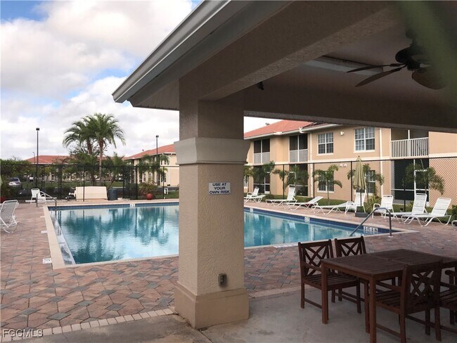 Photo - 8423 Bernwood Cove Loop Unidad 403 Rental