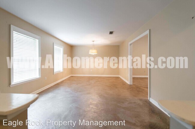 3 br, 2 bath House - 41 White Oak Dr