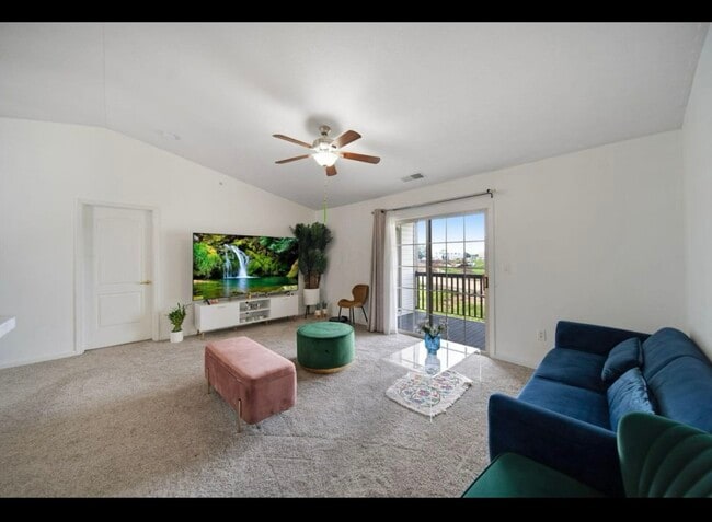 Building Photo - 785 Hidden Springs Dr Unit 785