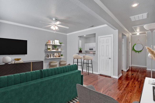 Photo - The Sasha at University