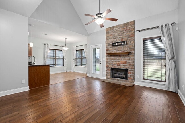 Photo - 1389 Judge Tyler Dr