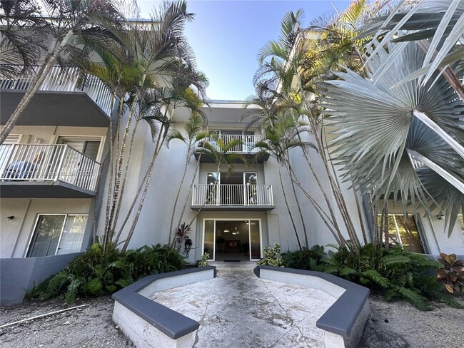 Building Photo - 7403 SW 82nd St Unit 213N