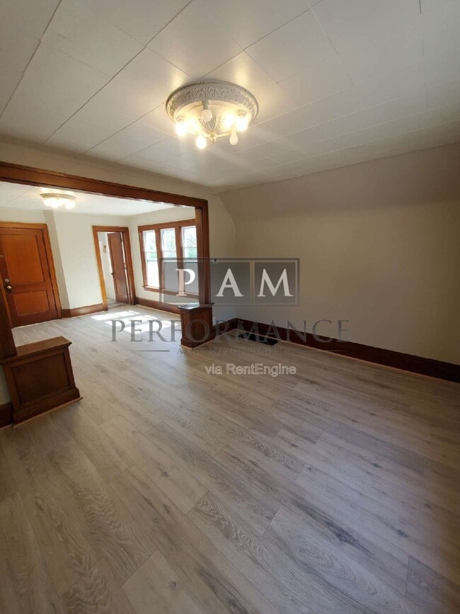 Photo - 1120 S 56th St