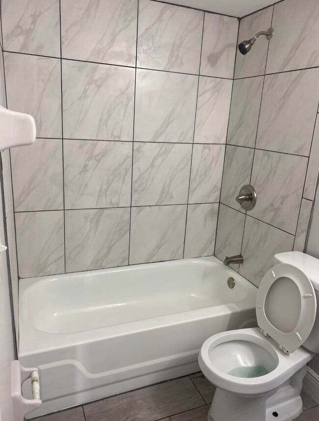 Photo - 108 Loredo Ln