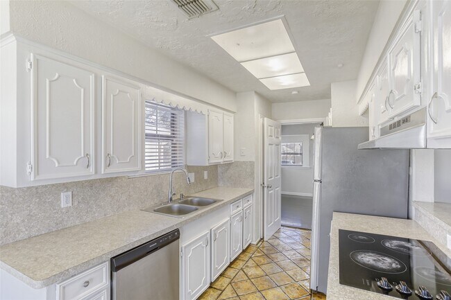 Photo - 7003 Oak Bough Dr