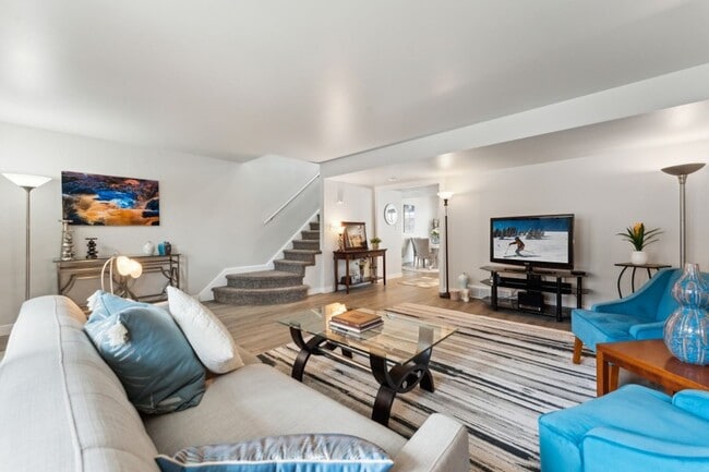 Photo - 750 E Three Fountains Dr