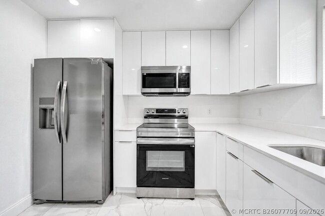 830 NW 19th Terrace