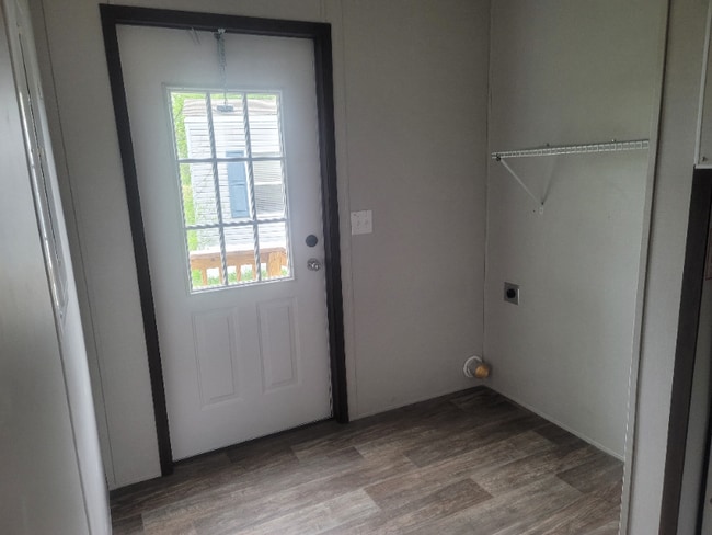 Photo - 13590 Center St