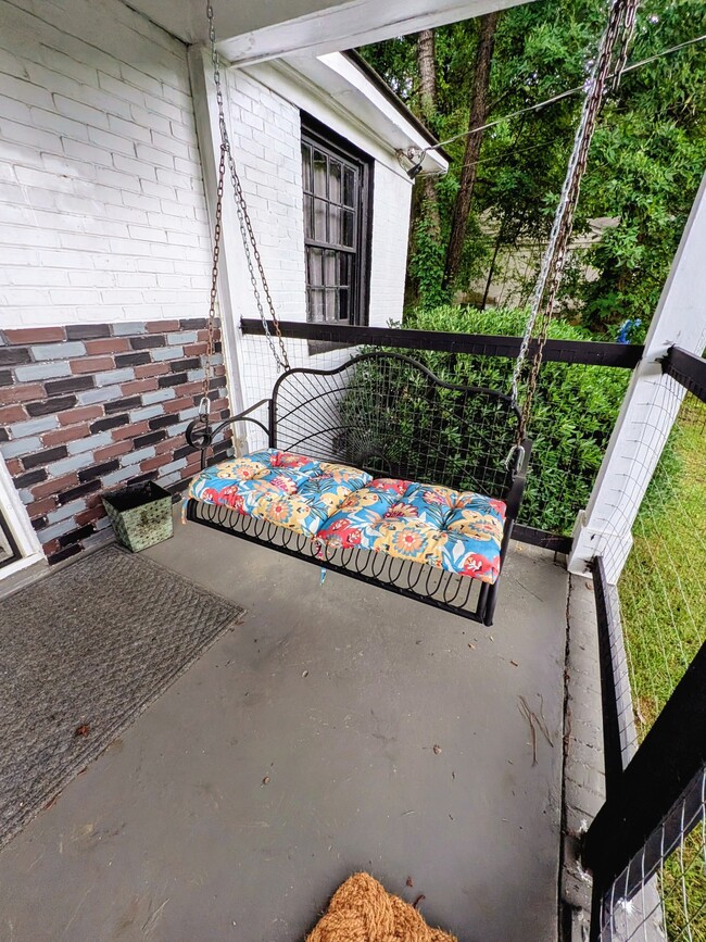 Photo - 48 Douglas St