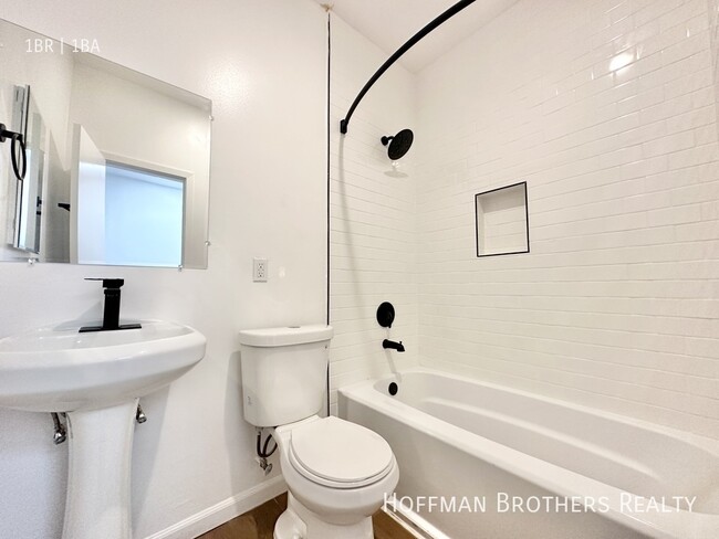 Photo - 2165 W Washington Blvd Unit 5