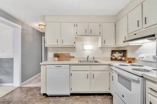 Photo - 58 Spencer Rd Unit 18K