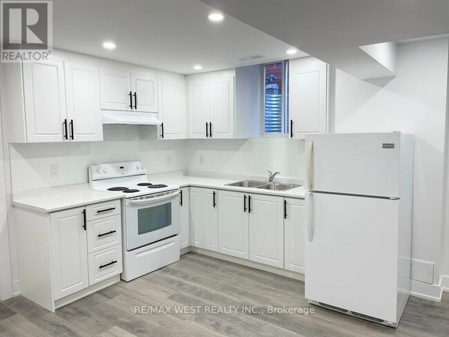 Photo - 26 Smoothwater St