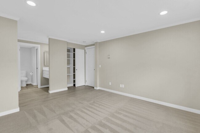 Photo - Sunset Ridge 2 bed 1.5 bath condo W/S/G in... Unit E13