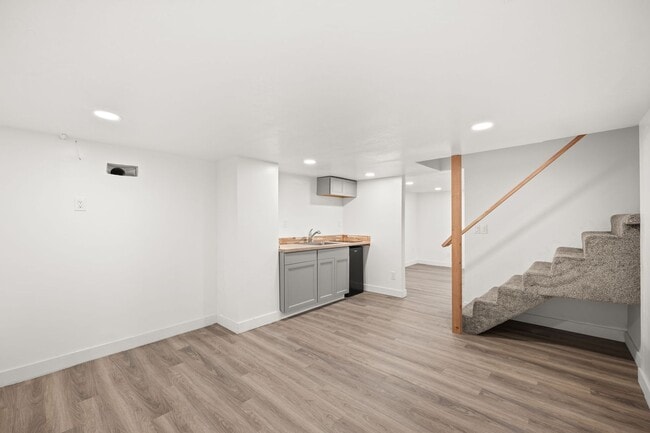 Building Photo - 2624 W 8th Ave Unit B