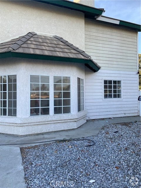 Building Photo - 632 N Birch Ave Rental