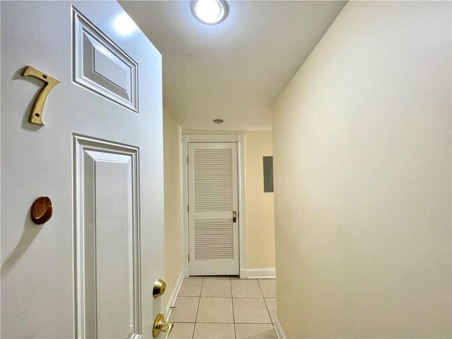 Photo - 14 Dresser St Unit 7