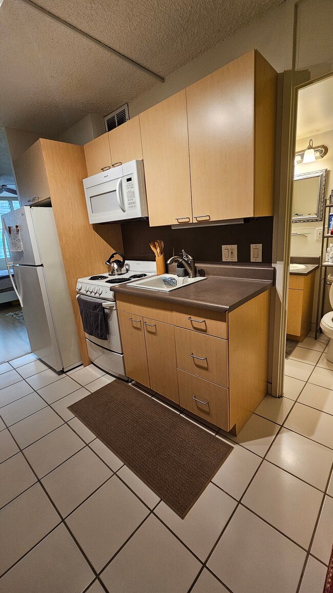 Photo - 2442 Tusitala St