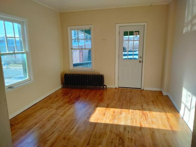 Building Photo - 109 Guy Park Ave Rental