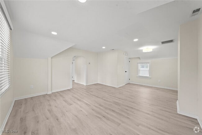 Building Photo - 3301 Hancock Ave Unit Up Rental