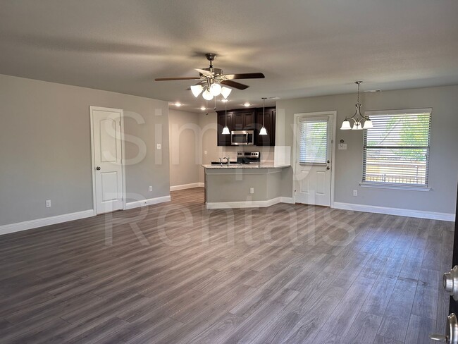 Building Photo - 6801 Jade Dr