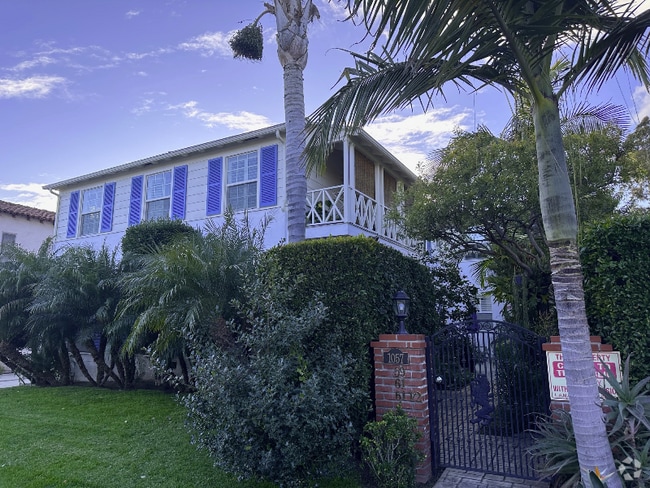 Building Photo - 1057 Masselin Ave Rental