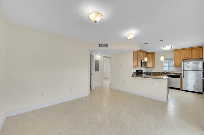 Photo - 410 SW 15th St Unidad 106