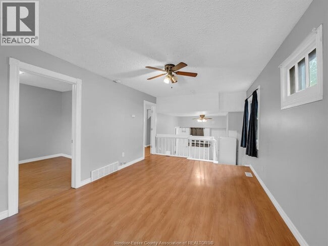 Photo - 2241 Mercer St