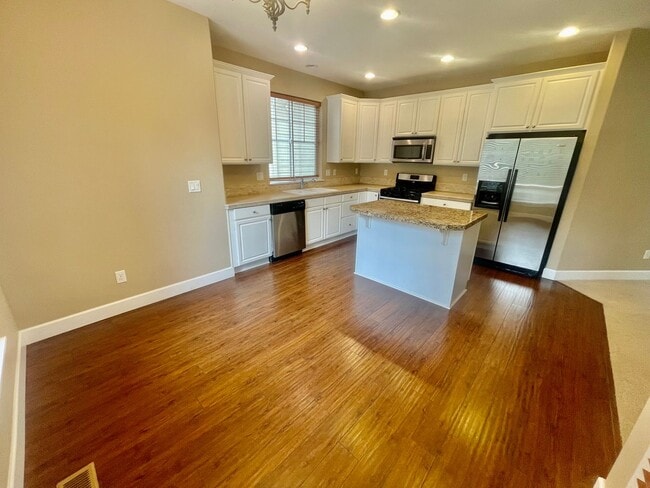 Photo - Well Appointed, Open Floor Plan 3-bedroom, 2.5-bathroom home in Beaverton