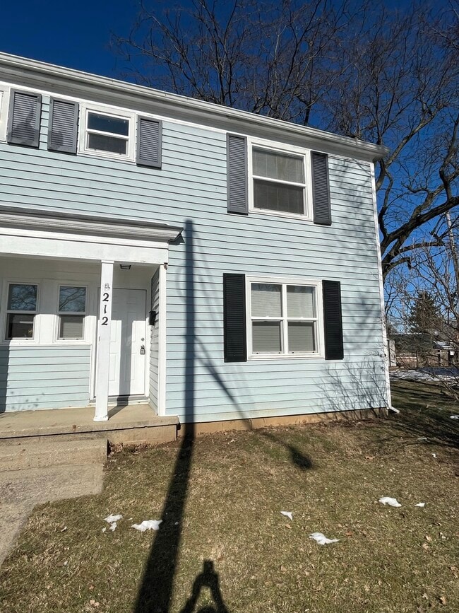 Photo - 212 Beacon Hill Ct Townhome