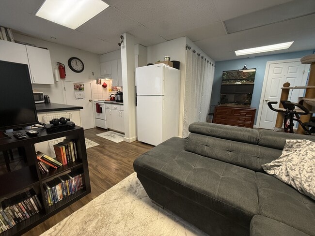 Photo - 384 Blue Mountain St Unit 2bd Down