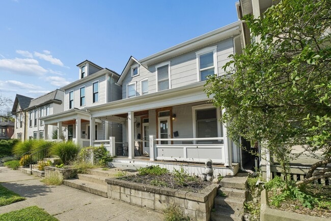 Photo - 212 W 3rd Ave