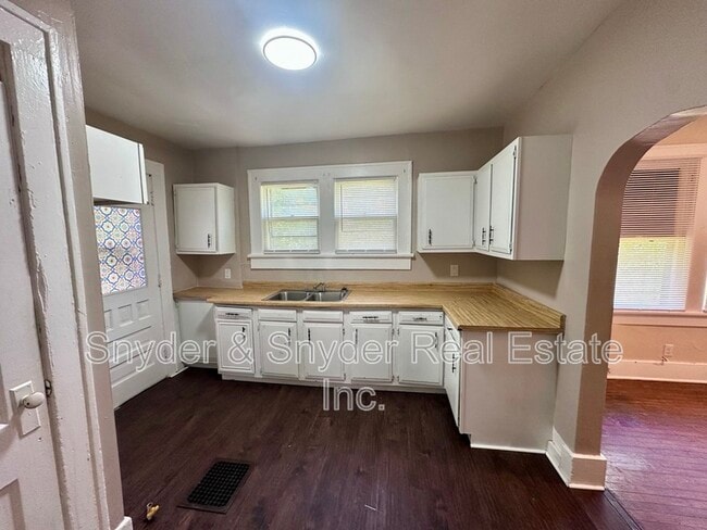 Photo - 700 Noble Ave
