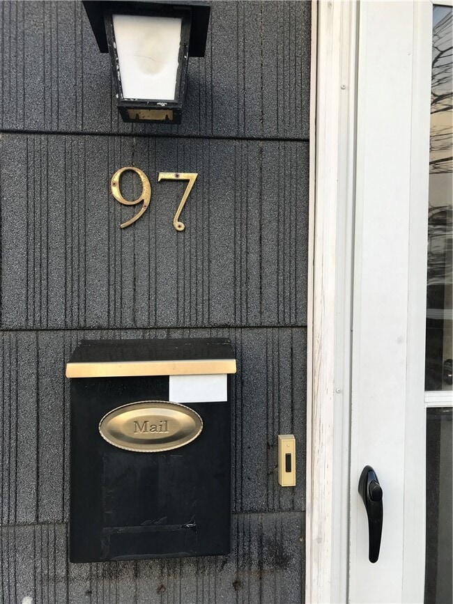 95-97-97 Caroline St