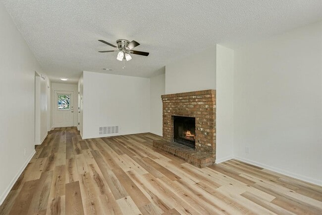 Photo - 6103 Hill Forest Dr