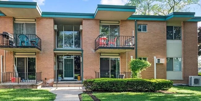 Photo - 1840 Axtell Dr Unit 1