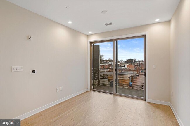 Photo - 1350 Maryland Ave NE Unidad 213