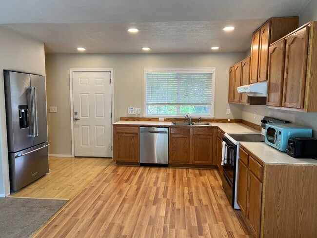 Photo - 230 E Harrison St