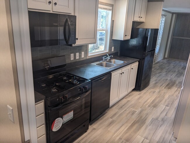 Building Photo - 3617 N Grand Ave E